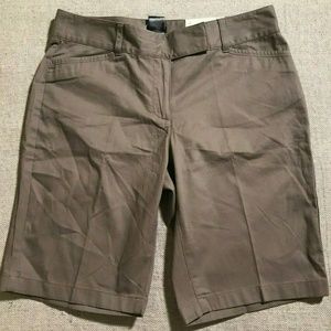 NEW Ann Taylor Curvy‎ Khaki Shorts Sz 10 NWT